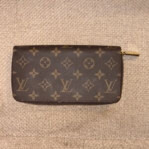 Louis Vuitton Monogram Zippy Wallet Brown and Gold